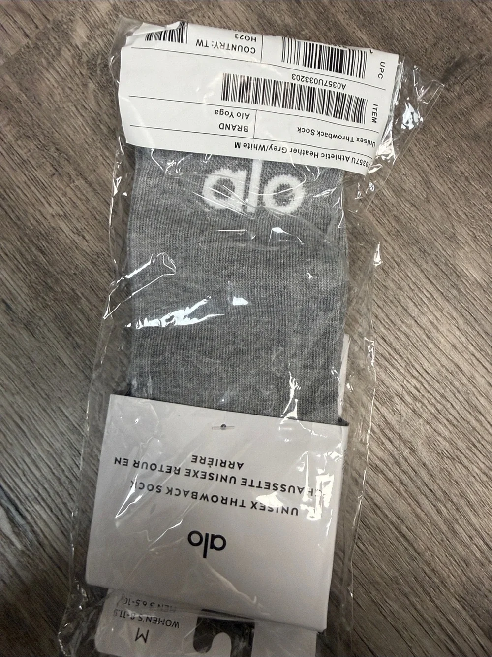ALO Yoga Men’s Light Gray Logo Crew Socks